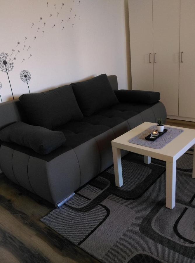 Studio Apartman Zdral ดารูวาร์ ภายนอก รูปภาพ