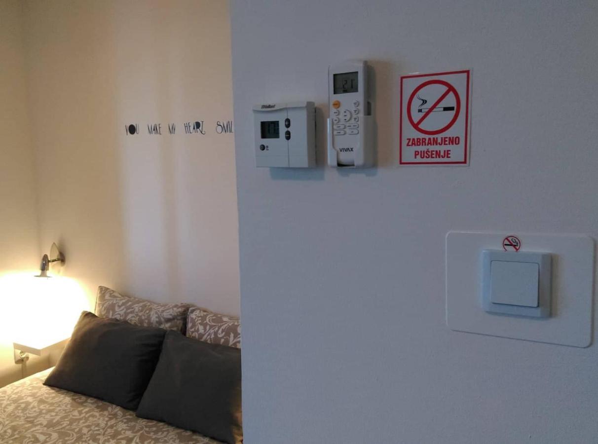 Studio Apartman Zdral ดารูวาร์ ภายนอก รูปภาพ