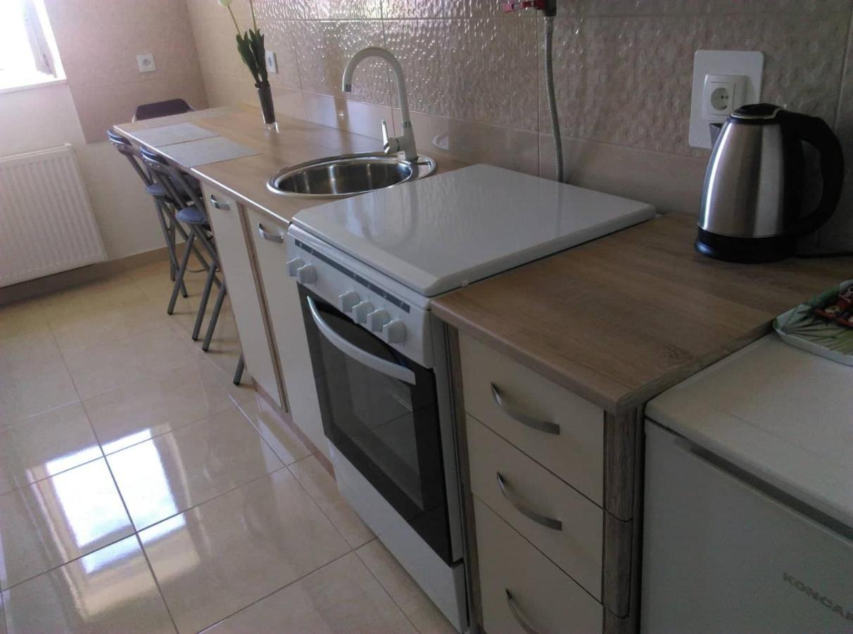 Studio Apartman Zdral ดารูวาร์ ภายนอก รูปภาพ