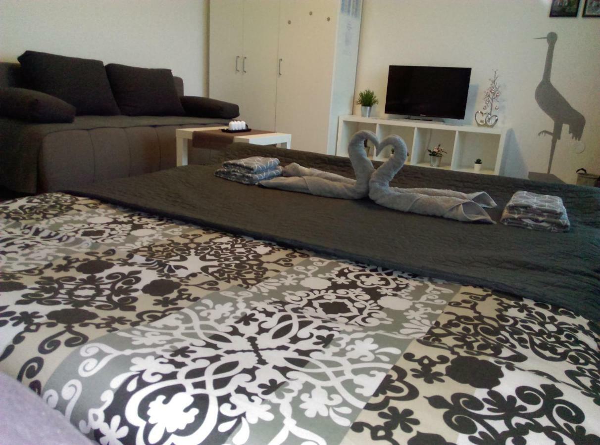 Studio Apartman Zdral ดารูวาร์ ภายนอก รูปภาพ