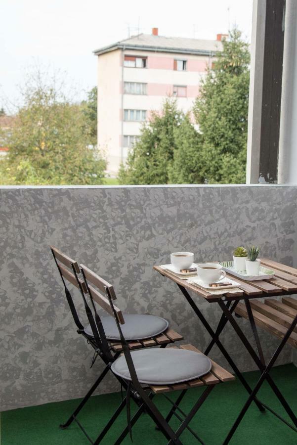Studio Apartman Zdral ดารูวาร์ ภายนอก รูปภาพ
